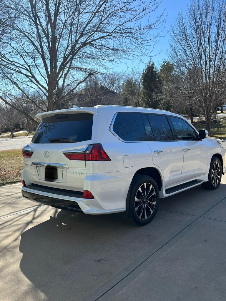 2021-Lexus-LX-570-2