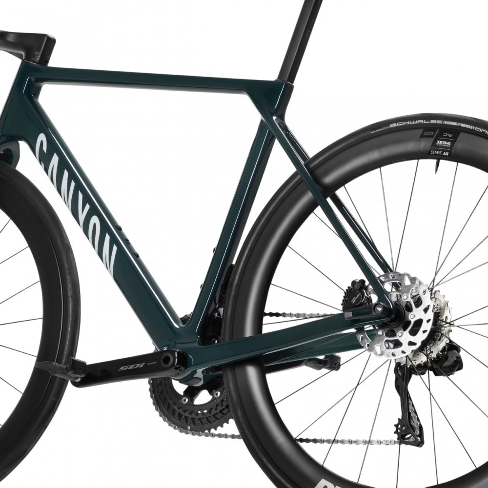 2026-Canyon-Ultimate-CF-7-Di2-AERO-Road-Bike-03